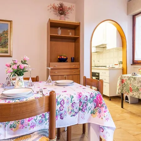 La Casetta Di Silvia Apartment Mommio